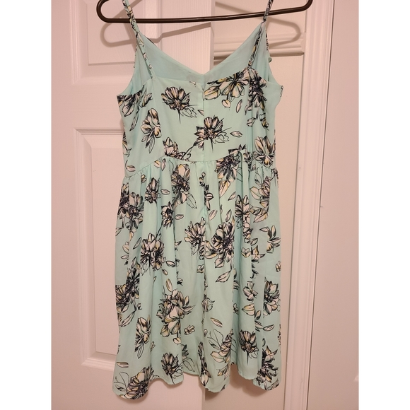 Dynamite summer dress - Picture 3 of 4